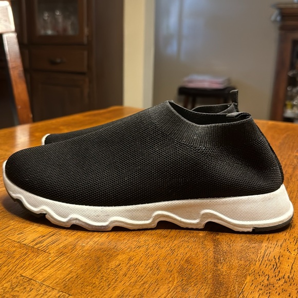 Women’s EC Tommy Bahama black athletic shoes. Size 8.5 - Picture 3 of 8